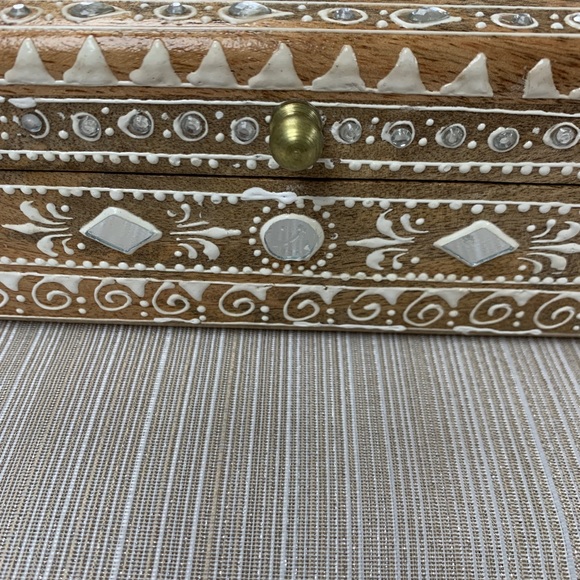 Small Hand-painted Wood Chest Diamonds Mirr… - Picture 4 of 9